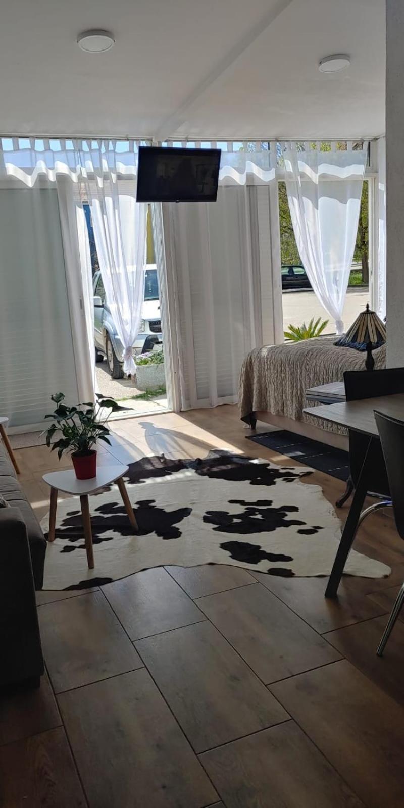 Appartamento Piccolo Knin Esterno foto