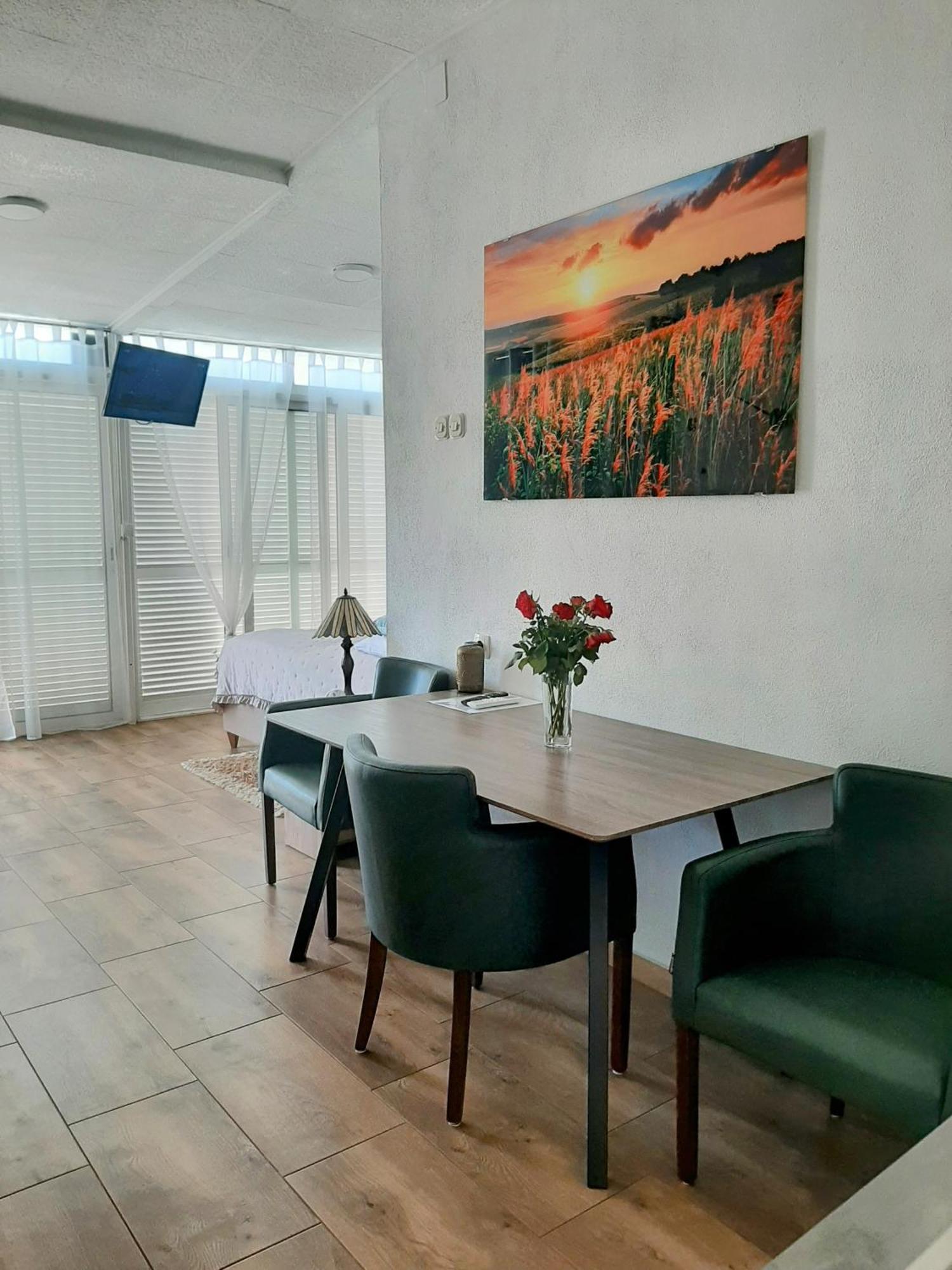 Appartamento Piccolo Knin Esterno foto